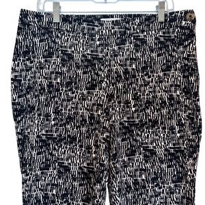 Chicos Black White Abstract Print Straight Leg Cropped Pants Size 1.5